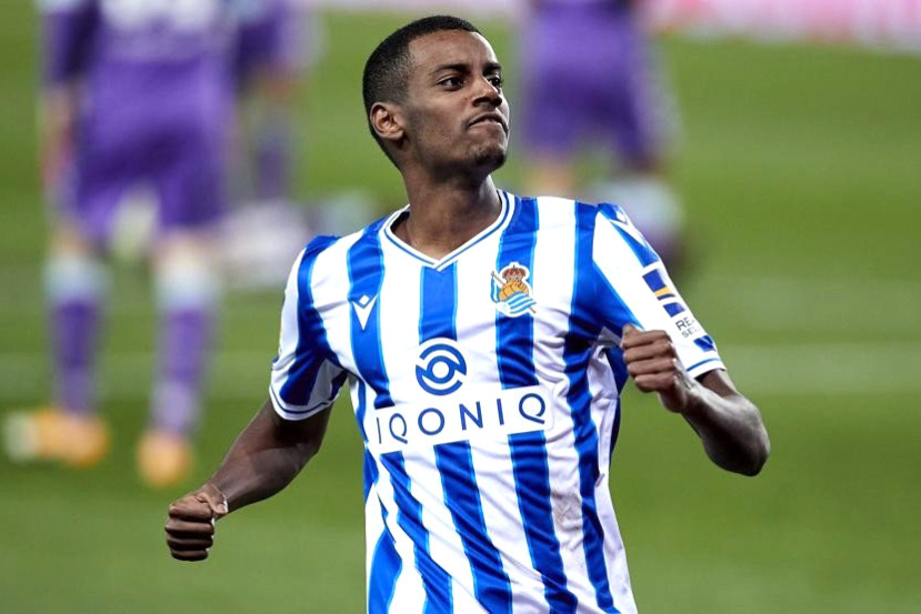 九游体育-关于西亚卡姆新星挺进下一轮表现惊艳，G2未来可期！的信息